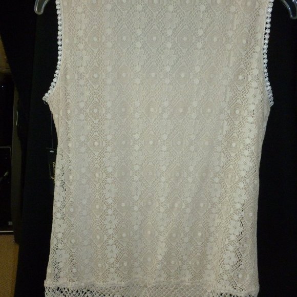 La Vanya Beautiful Beaded Lace Top NWT - Picture 2 of 4